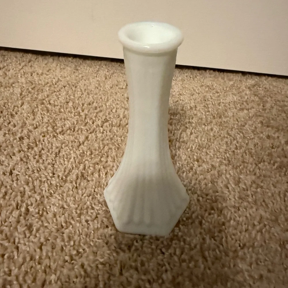 Elegant Thin White Ceramic Vase for Flowers Bouquet